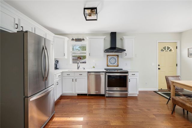 121 Spofford Avenue, Warwick, RI 02888