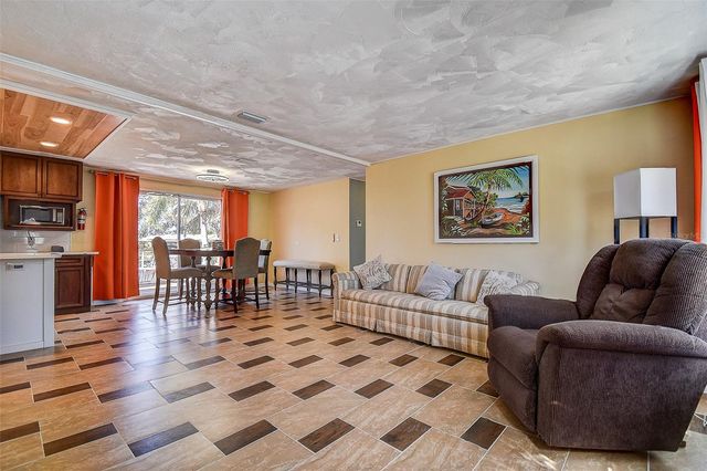 505 RIVERVIEW LANE, Tarpon Springs, FL 34689