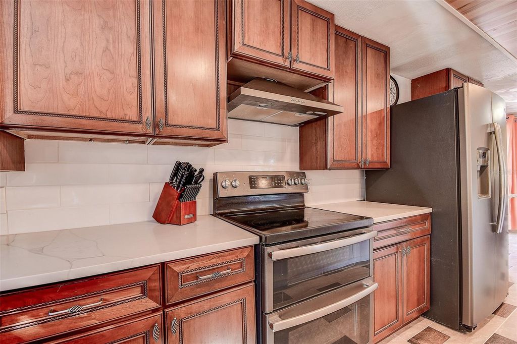 Image 19 of property listing at 505 RIVERVIEW LANE, Tarpon Springs, FL 34689