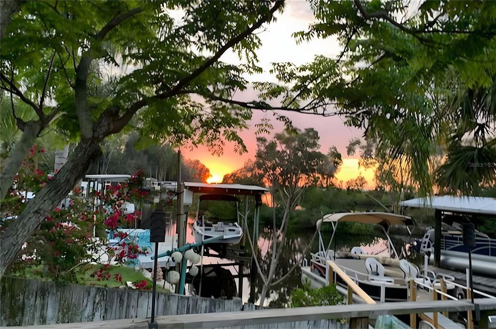 Image 3 of property listing at 505 RIVERVIEW LANE, Tarpon Springs, FL 34689