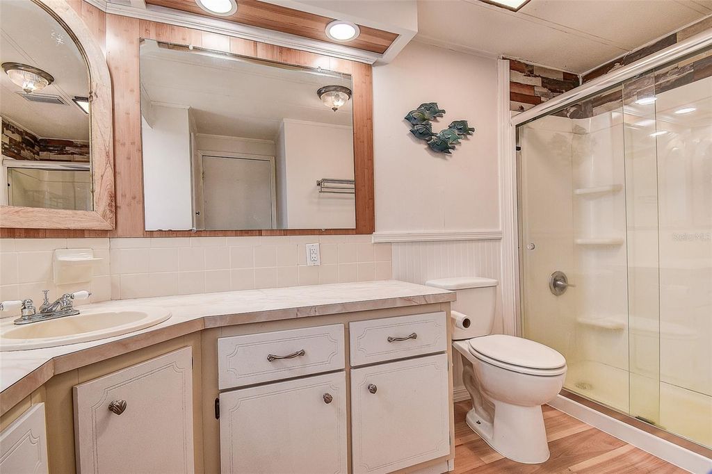 Image 25 of property listing at 505 RIVERVIEW LANE, Tarpon Springs, FL 34689