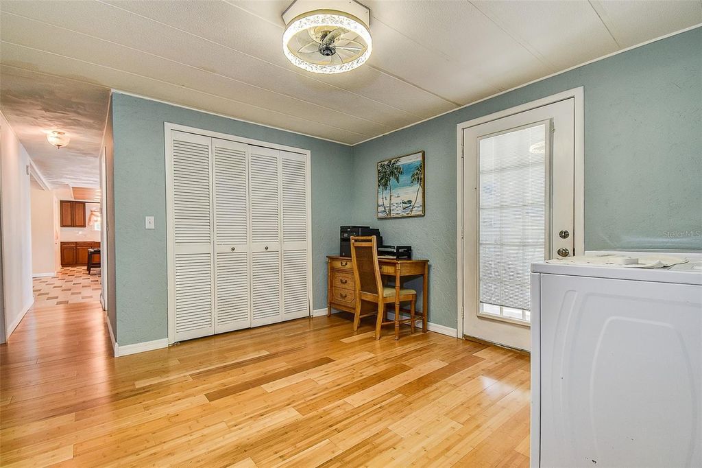 Image 28 of property listing at 505 RIVERVIEW LANE, Tarpon Springs, FL 34689