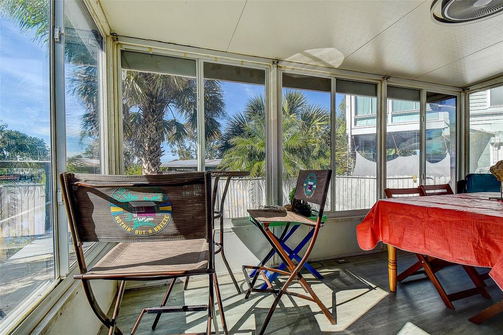 Image 34 of property listing at 505 RIVERVIEW LANE, Tarpon Springs, FL 34689