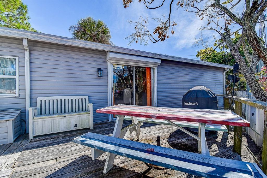 Image 36 of property listing at 505 RIVERVIEW LANE, Tarpon Springs, FL 34689