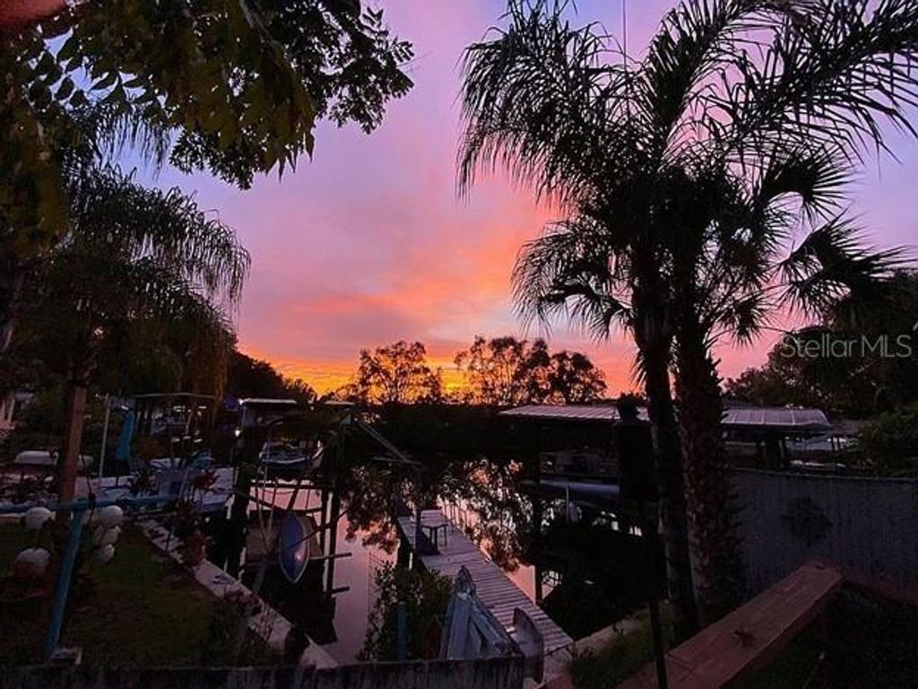 Image 38 of property listing at 505 RIVERVIEW LANE, Tarpon Springs, FL 34689