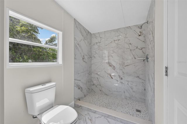 225 SKYLINE DRIVE, Lady Lake, FL 32159