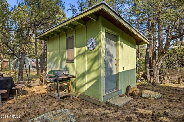 2887 CENTER Road, Overgaard, AZ 85933