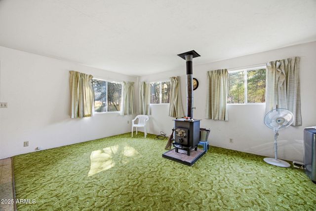 2887 CENTER Road, Overgaard, AZ 85933