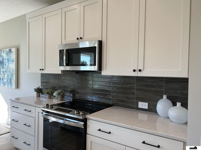 9100 Whitmer Drive, Lincoln, NE 68520