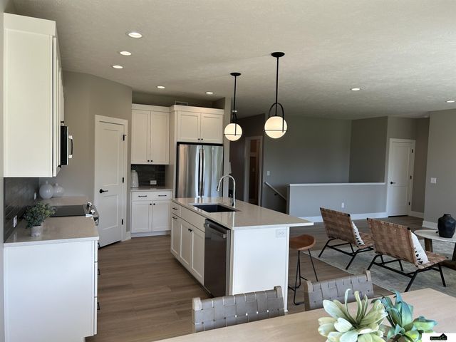 9100 Whitmer Drive, Lincoln, NE 68520