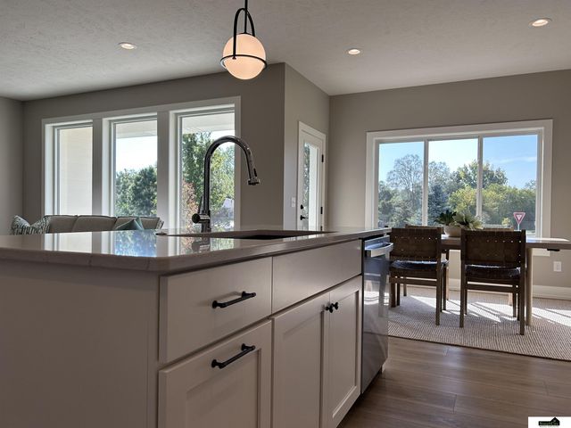 9100 Whitmer Drive, Lincoln, NE 68520