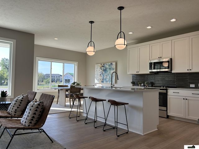 9100 Whitmer Drive, Lincoln, NE 68520