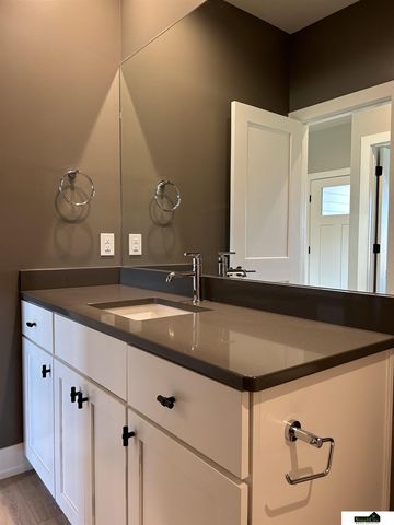 9100 Whitmer Drive, Lincoln, NE 68520