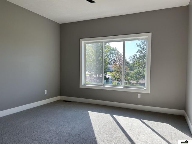 9100 Whitmer Drive, Lincoln, NE 68520