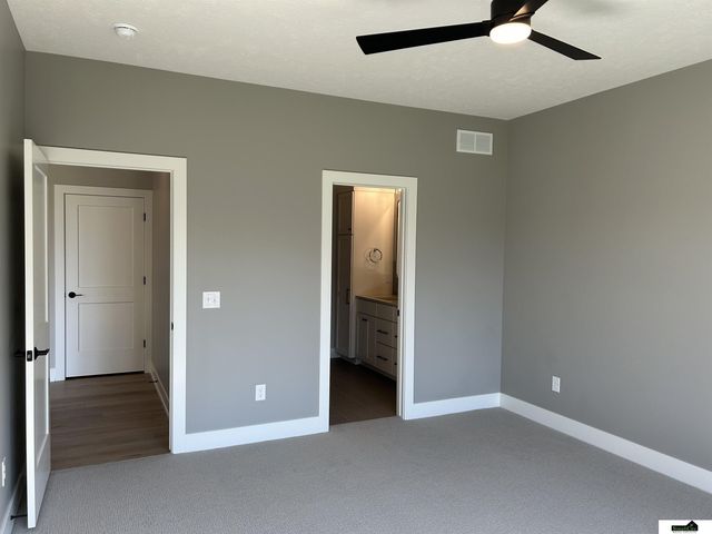 9100 Whitmer Drive, Lincoln, NE 68520