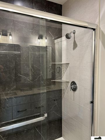 9100 Whitmer Drive, Lincoln, NE 68520