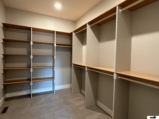 9100 Whitmer Drive, Lincoln, NE 68520