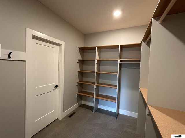 9100 Whitmer Drive, Lincoln, NE 68520