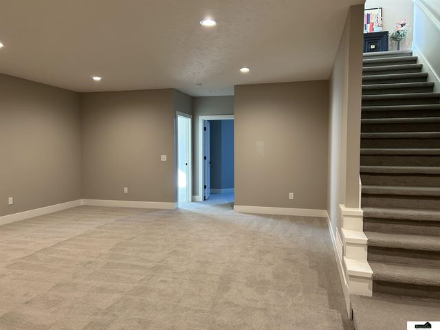 9100 Whitmer Drive, Lincoln, NE 68520