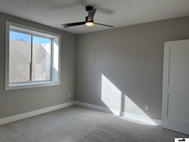 9100 Whitmer Drive, Lincoln, NE 68520