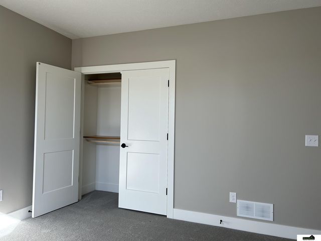 9100 Whitmer Drive, Lincoln, NE 68520