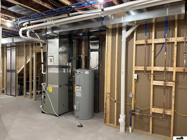 9100 Whitmer Drive, Lincoln, NE 68520