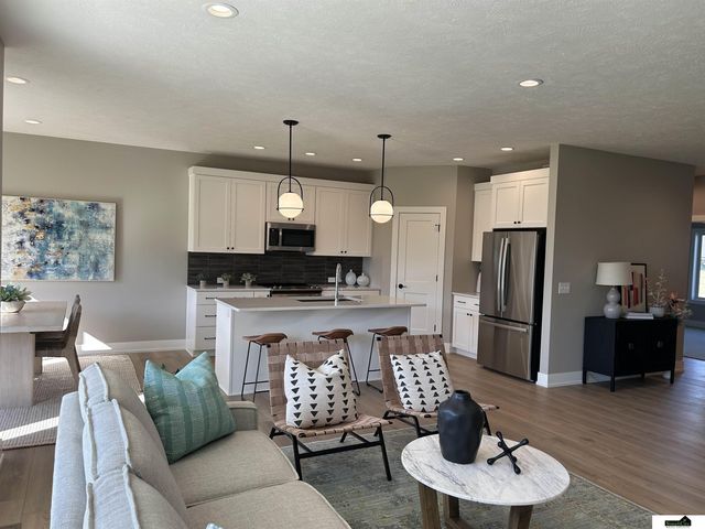 9100 Whitmer Drive, Lincoln, NE 68520