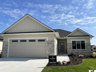 9100 Whitmer Drive, Lincoln, NE 68520