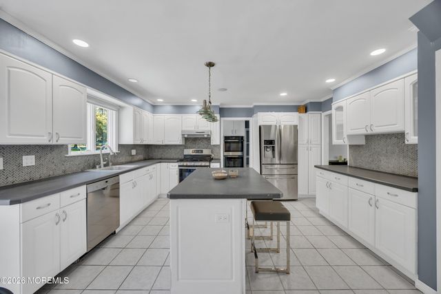 25 Surrey Lane, Ocean Twp, NJ 07712