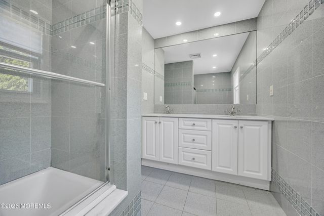 25 Surrey Lane, Ocean Twp, NJ 07712