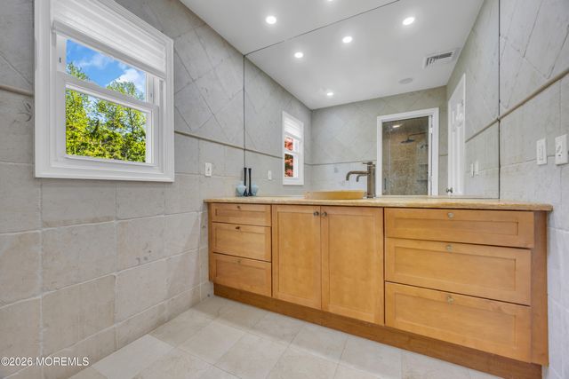 25 Surrey Lane, Ocean Twp, NJ 07712