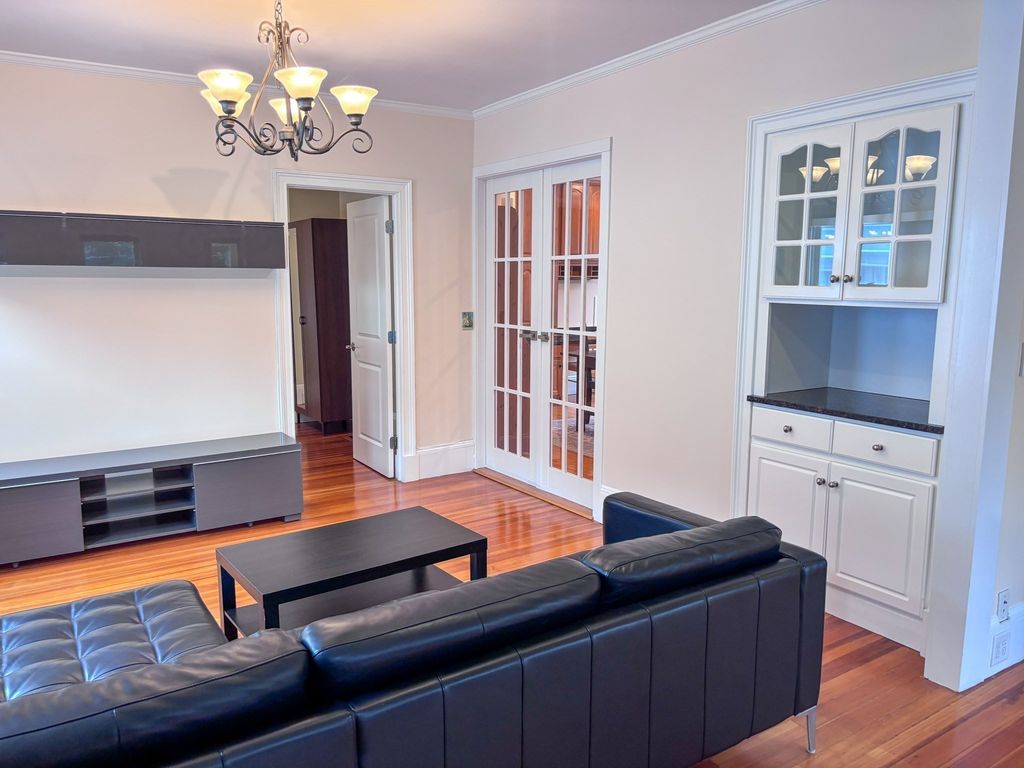36 Oxford 36, Belmont, MA 02478