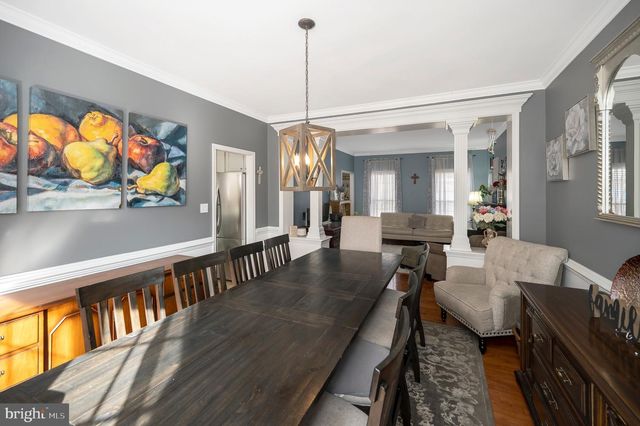 8 OAK CREST CT, Fredericksburg, VA 22405