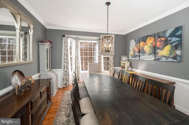 8 OAK CREST CT, Fredericksburg, VA 22405