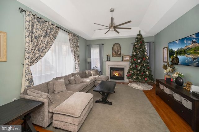 8 OAK CREST CT, Fredericksburg, VA 22405