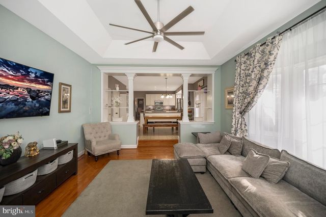 8 OAK CREST CT, Fredericksburg, VA 22405