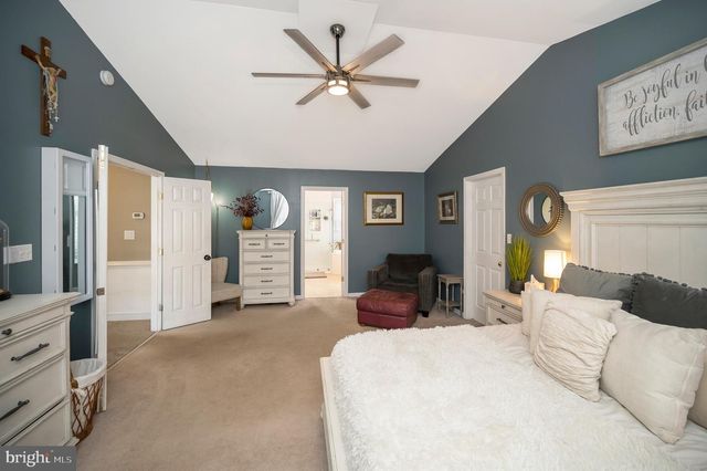 8 OAK CREST CT, Fredericksburg, VA 22405