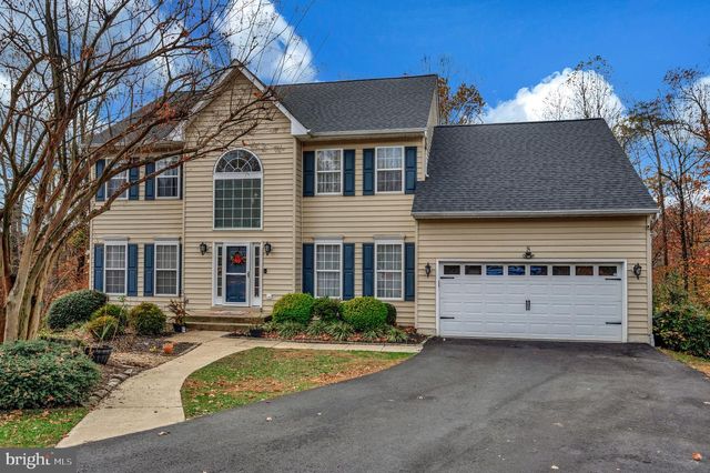 8 OAK CREST CT, Fredericksburg, VA 22405