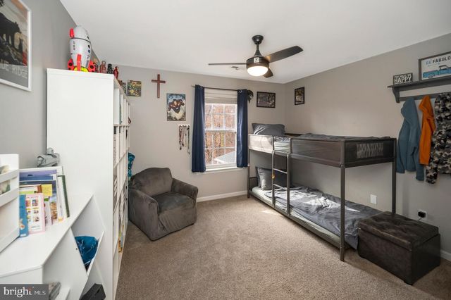 8 OAK CREST CT, Fredericksburg, VA 22405