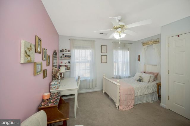 8 OAK CREST CT, Fredericksburg, VA 22405