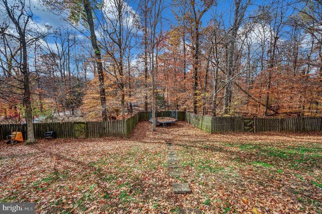 8 OAK CREST CT, Fredericksburg, VA 22405