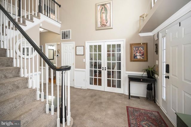 8 OAK CREST CT, Fredericksburg, VA 22405