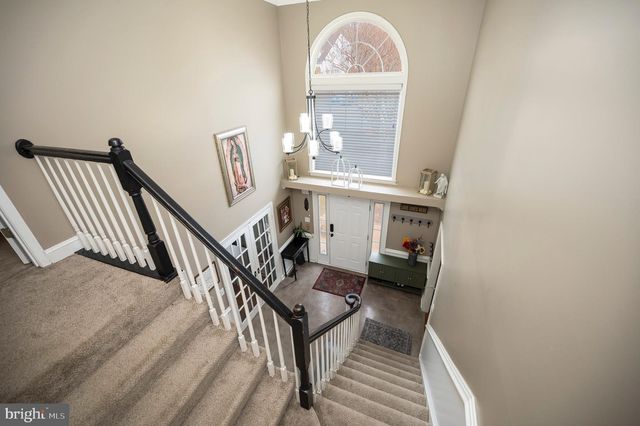 8 OAK CREST CT, Fredericksburg, VA 22405