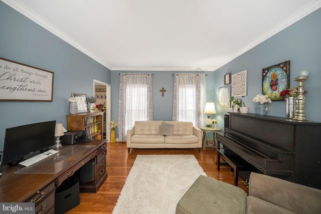 8 OAK CREST CT, Fredericksburg, VA 22405