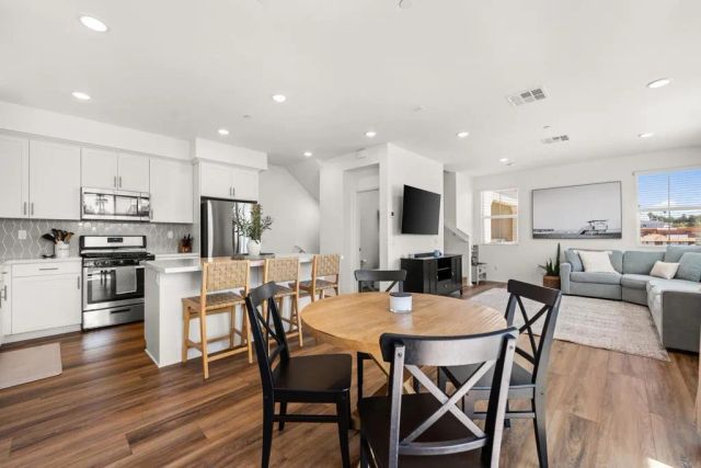 2328 Stardust, Escondido, CA 92025