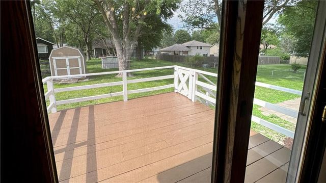 1208 SE 4th Terrace, Lee's Summit, MO 64063