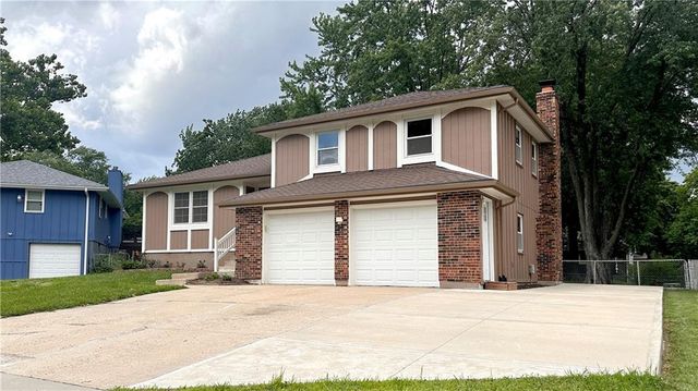 1208 SE 4th Terrace, Lee's Summit, MO 64063