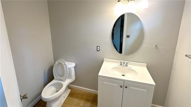 1208 SE 4th Terrace, Lee's Summit, MO 64063