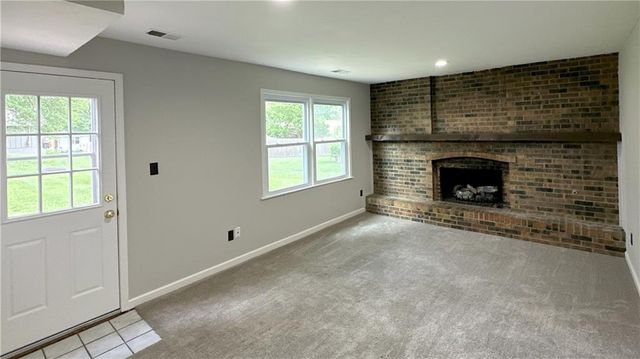 1208 SE 4th Terrace, Lee's Summit, MO 64063