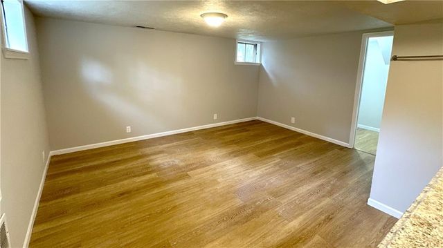 1208 SE 4th Terrace, Lee's Summit, MO 64063